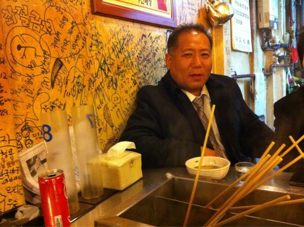 gomt8848's tweet photo. @hyecho_trekking 혜초인_따끈한 오뎅 국물보다 더 뜨끈뜨끈한 후배사랑 박장순이사님_올 겨울 매서운 한파도 당신이 계셔 버틸만합니다.고마워요^*^ http://t.co/e1vijBQG