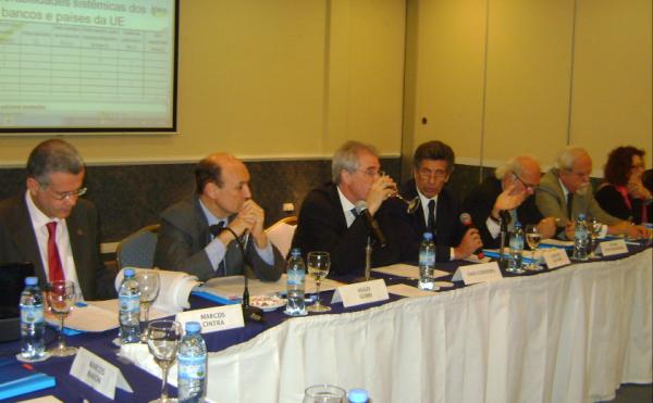 CEPES_'s tweet photo. Encuentro “Crisis Global ¿Las respuestas del G-20 son suficientes?” http://t.co/fq9sRoov