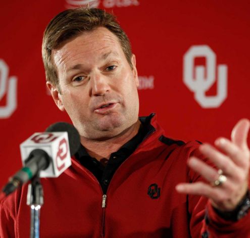 BobStoopsPinky's tweet image. Press conferences are scary! I'm so exposed! I feel like @TravHaney or @BerryTramel will ask about me at any moment!