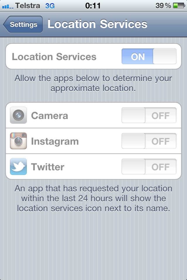 RachHickey_'s tweet image. Seriously! Does anyone know how to turn these on??? 
#appleproblem #iphone4helprequired