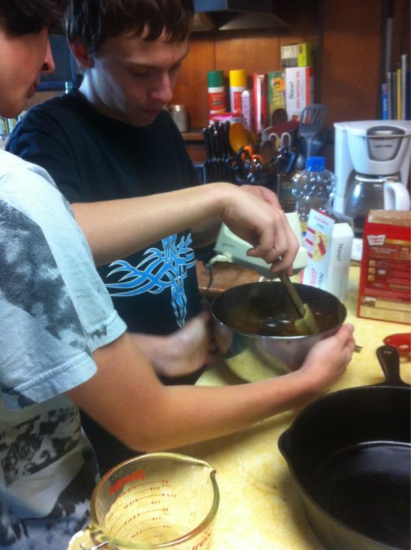 _kmischler's tweet image. makin brownies #munchiemode @U_mad_BRAndon &amp; @2co0lforSCHUL