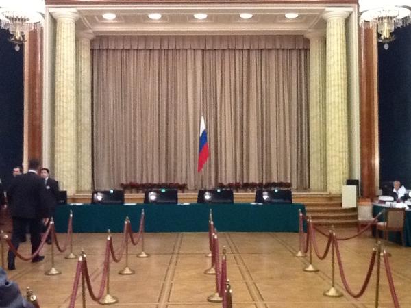 Lenkafomenka's tweet photo. Выборы в Берлине.Электронное голосование.Организация хорошая.Нарушений не зафиксировала!Чай из самовара с печеньем! http://t.co/I4yWmvhY