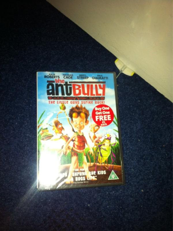 ErinMullan91's tweet image. @Ally_MacArthur can you explain why this is part of your DVD collection? #theantbully 😍