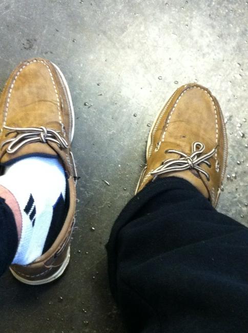 lunchmoneylou3's tweet image. @OSU_GDI my un-rainproof knockoff Sperrys got my feet soaked today. Yes, those r Adidas socks too. #GDIproblems