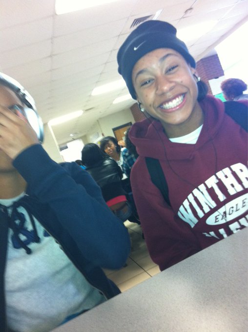 Watch $hawna's leaked NSFW photo on TwXstars