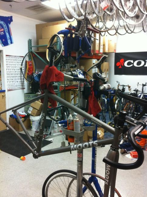 cyclefitters's tweet photo. Nice way to spend a Monday...building a #moots. http://t.co/aMdKHSRr