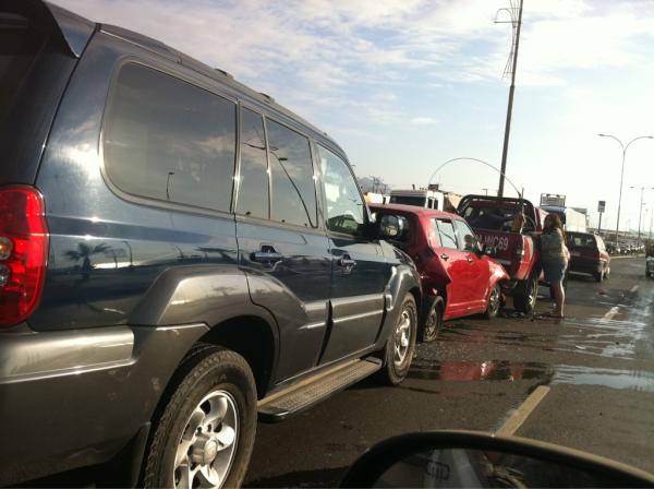 informa_2's tweet photo. #antofagasta choque por alcance 5 vehiculos Av P Zujovic http://t.co/4SdKYfqu