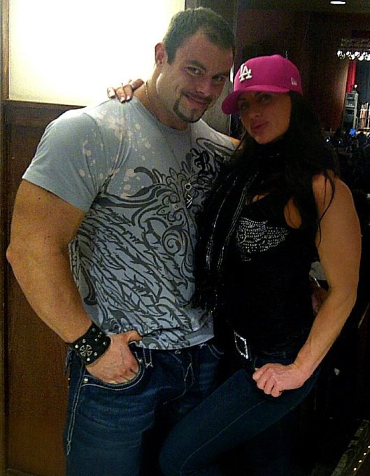 Dan Hill and I over the weekend @ the Excalibur Body Building show in Culver City,Cali - http://t.co<a href="/tag/vegas"class="tags"><span>#vegas</span></a><a href="/tag/car"class="tags"><span>#car</span></a><a href="/tag/weekend"class="tags"><span>#weekend</span></a><a href="/tag/problems"class="tags"><span>#problems</span></a><a href="/tag/christmas"class="tags"><span>#christmas</span></a><a href="/tag/nikki"class="tags"><span>#nikki</span></a>