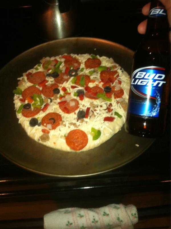 pdomini101's tweet image. Time for some Monday night football #nocable #footballisover