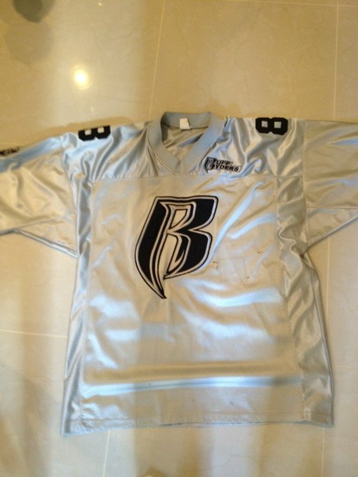 Watch SWIZZ BEATZ's leaked NSFW photo on TwXstars