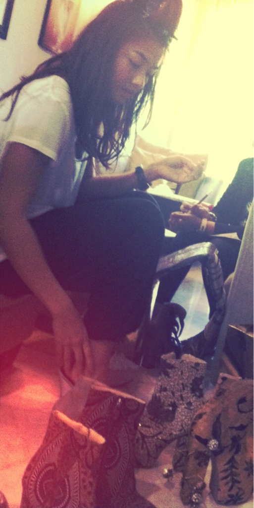 agnezmo's tweet photo. ;) very soon “@HouseOfANYE: Another photo of @agnezmo preparing for her #ANYE shoe collection. Launching soon. http://t.co/SDjDo0ps”