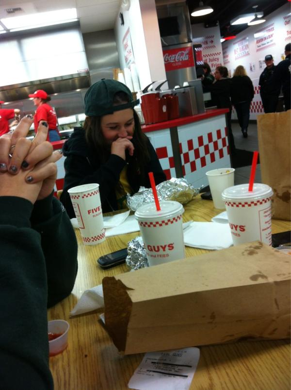 MollyCayson's tweet image. @Cdidas riding the struggle bus #notfunctioning #notsober