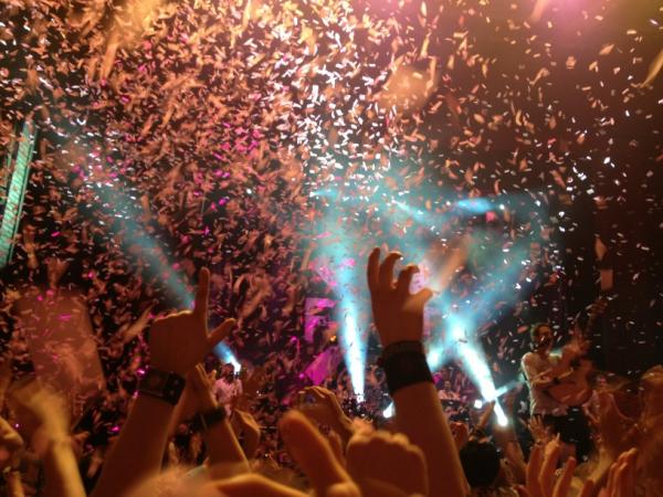 theinsaneramble's tweet image. You can&apos;t beat a good confetti finale! #fthctour
