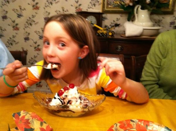 millermadness23's tweet photo. Homemade ice cream sundaes at Nana B's house! #lifeisgood http://t.co/vbZWF3k