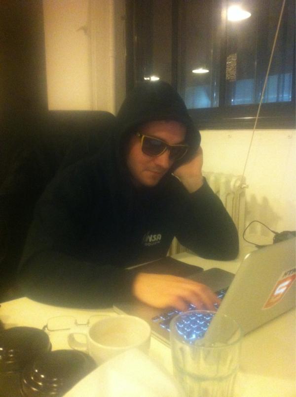 sylvinus's tweet image. We have a #brogrammer at #Joshfire ! ;-) cc @tbassetto #notaregularcompany