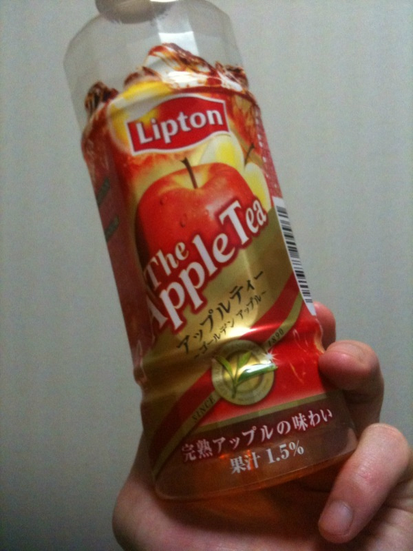このリプトンのアップルティーめちゃ旨！
もう治ったんだけど、最近まで咳がなかなか止まらなくて、いろいろネットで検索してみたら紅茶を飲むといいみたいだねv