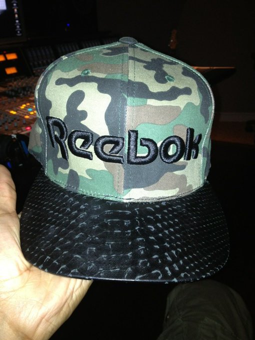 Watch SWIZZ BEATZ's leaked NSFW photo on TwXstars