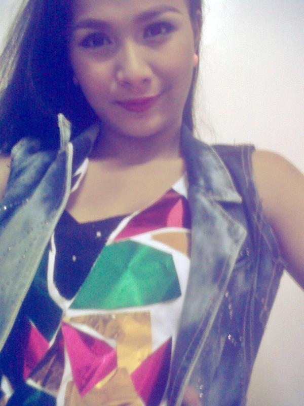 iamashly's tweet image. Tryina achieve an #InstagramEffect Lols! Fail :| Anw, wearing our #puchupuchuCostume Hahaha!