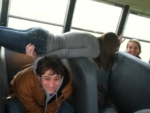 maggiemizell's tweet image. i bet you guys dont plank on the bus.. (: #notcoolenough