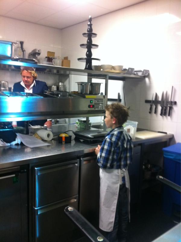 Zometeen koken de kleine koks voor Mathijs in de #dwdd. #juniormasterchef #net5