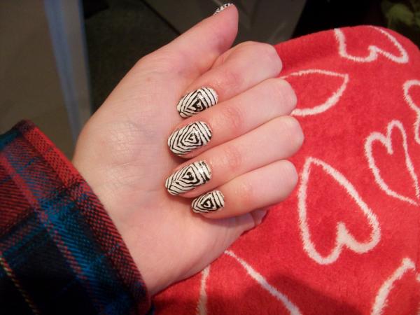 Im here! My first nail design on twitter!