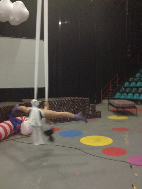 ClasinaVG's tweet photo. Day 1 of rehearsals http://t.co/MUpRtYoo
