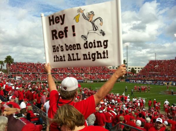 Crowd signs at the Rob. #uh2011