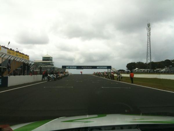 DocBrent's tweet image. Another photo of the Le Mans start to the #8Hour. Fantastic start to the race, just one stall. @MotorAus @TeamMed
