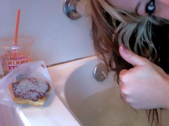 bath time breakfast. #lazybehavior http://t.co/JX853Am<a href="/tag/lazybehavior"class="tags">#lazybehavior</a>