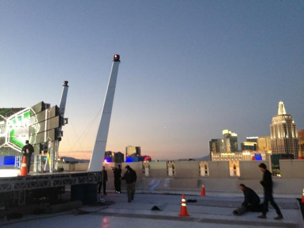 FromTheTee's tweet photo. Sunset on the roof of the Excalibur at a Callaway shoot! http://t.co/m0GPkyJs