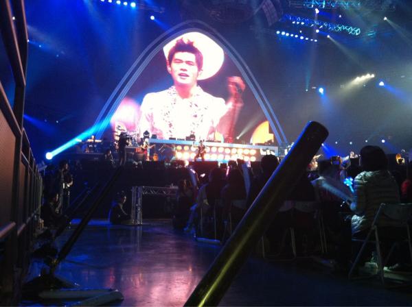 jaychou_fc's tweet photo. 現場すごく盛り上がってます。 http://t.co/Kxc14dMn