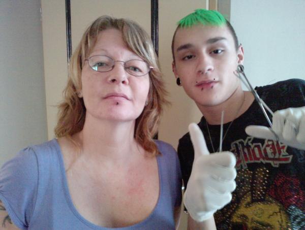 leck16's tweet image. net mams gepierced :p who is next? :p