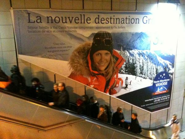 Apres paris gare de lyon, la voici dans le metro lyonnais a Bellecour !