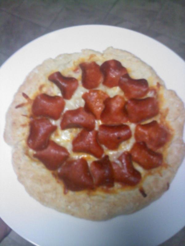 BekLynneSki's tweet image. Wish I could eat this delish pizza, but I'm having a salad. At least it's paying off! #5lbsdown
