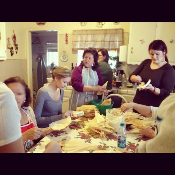 BiancaGomez4's tweet photo. Tamale time!!! http://t.co/Imdu5pVp