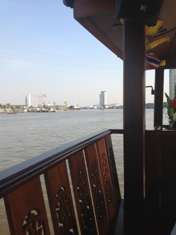 siamboat's tweet photo. วันนี้เราจะพาไปล่องเรือกันค่ะ http://t.co/KlRog9NO