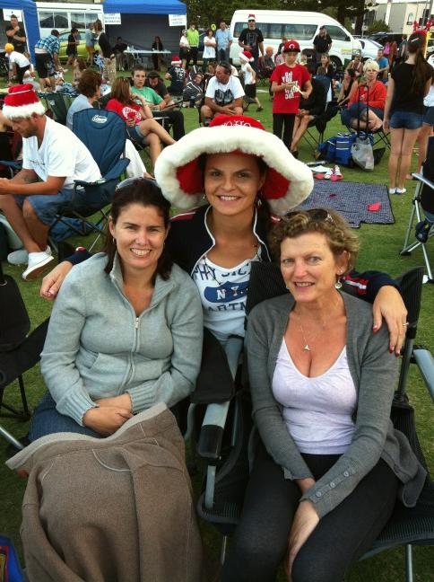 kimsplinter's tweet photo. Coolangatta Carols by Candlelight http://t.co/kV9znNVi