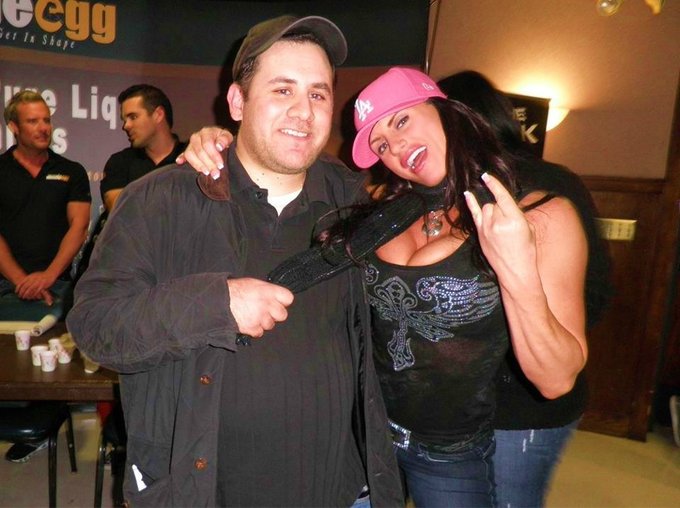 Hanggin' with Joe Mikoli from FitnessX &amp; World Physique Magazine @ the Excalibur Body Building Show in<a href="/tag/vegas"class="tags"><span>#vegas</span></a><a href="/tag/car"class="tags"><span>#car</span></a><a href="/tag/weekend"class="tags"><span>#weekend</span></a><a href="/tag/problems"class="tags"><span>#problems</span></a><a href="/tag/christmas"class="tags"><span>#christmas</span></a><a href="/tag/nikki"class="tags"><span>#nikki</span></a>