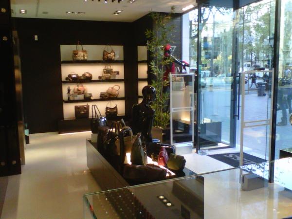 GUESS_España tweet media