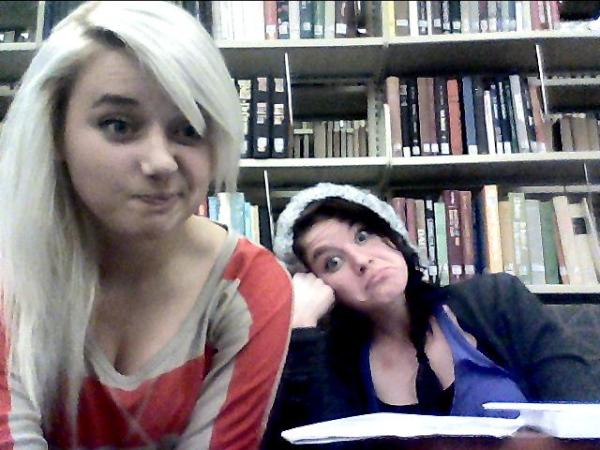 evee423's tweet image. #Library + #TONSofHW = #7StraightHoursOfHell