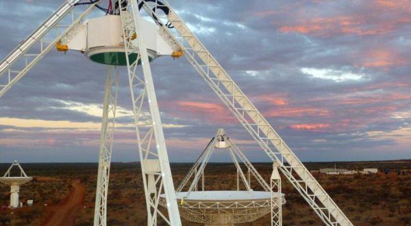 SKA_DG's tweet image. Great picture of 3 ASKAP antennas each with a phased-array feed. Next step, fringes and a closure phase - coming soon.