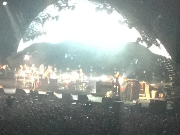 JenCF's tweet image. Kasabian! Let's ROCK!