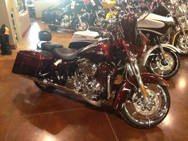 Chandlerhd's tweet photo. Just in 2012 CVO street glide at Chandler Harley. http://t.co/40JC2JYf
