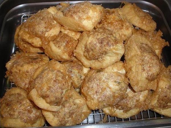 warungpring's tweet photo. Tahu isi daging yang maknyuss dimakan sama saos sambal atau cabe rawit...ehmmmm
http://t.co/2To1lqoG http://t.co/aeJLmRyL