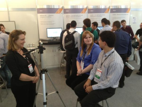 arungupta's tweet image. #javaonebrasil @loiane  and @jjviana singing praises for #javaee6 and GlassFish at OTN lounge