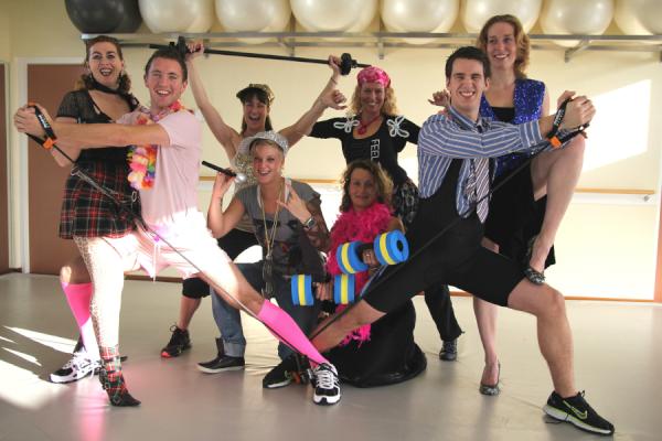 FVDWsport's tweet image. Dinsdag a.s. #decemberworkout. Dresscode: dress2impress! Voor een vrolijke avond in beweging! bit.ly/sTSknA