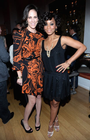 annabethgish's tweet photo. @AnikaNoniRose and I last night!  #bagofbones @AETV @FIGandOLIVE_MP http://t.co/6t03Nzc1