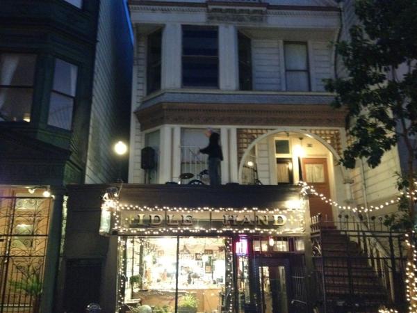 haightlife's tweet image. Lower Haight Art Walk tonight, and the rooftop band is getting set up!