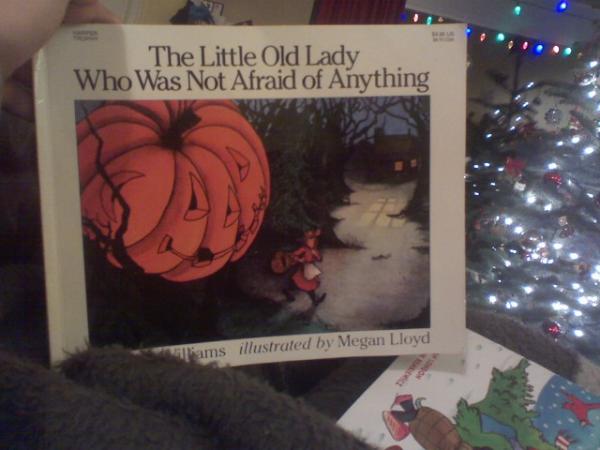 emilybunnell1's tweet image. late night babysitting seshh! #nothingbetter #totiredtofunction