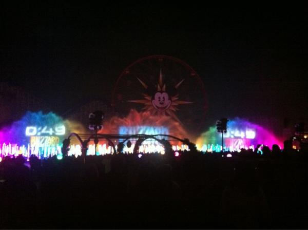 keegan3d's tweet photo. World of color blizzard style http://t.co/rXwQE2Eh